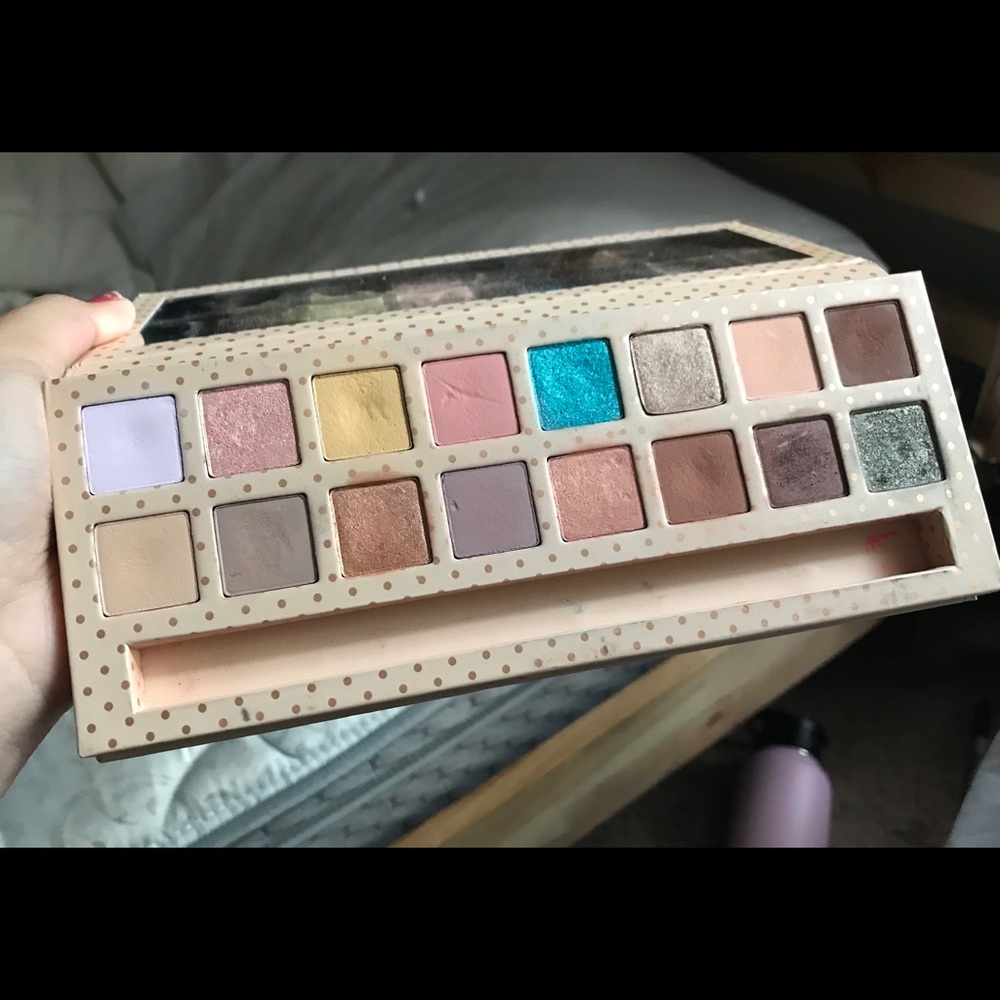 Kylie take me on vacation palette